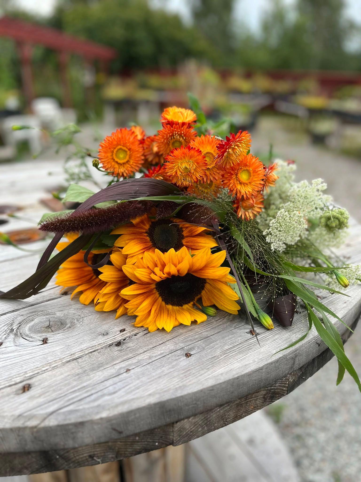 Närodlade blomster - bukettbinderi workshop på Rotens!